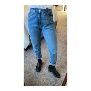 Urban Outfitters  BDG Mom High Rise Jeans Size 28